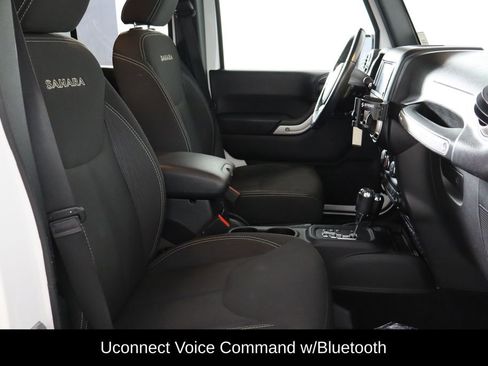 Used 2017 Jeep Wrangler Unlimited Sahara w/ Connectivity Group AWD/4WD image 17
