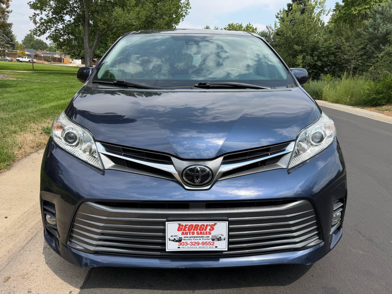Used 2019 Toyota Sienna XLE w/ XLE Navigation Package AWD/4WD image 8