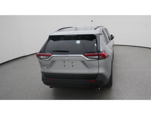 Used 2023 Toyota RAV4 XLE Premium FWD image 9