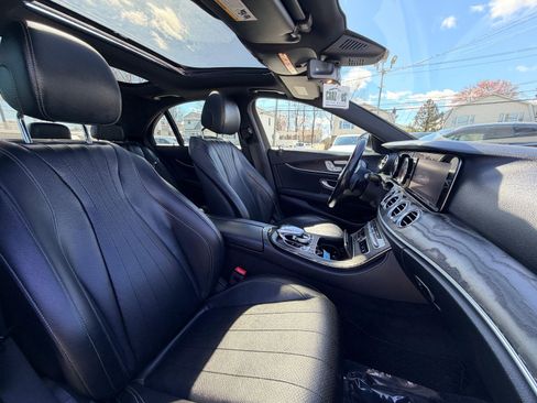 Used 2019 Mercedes-Benz E 300 4MATIC w/ Premium 1 Package image 31