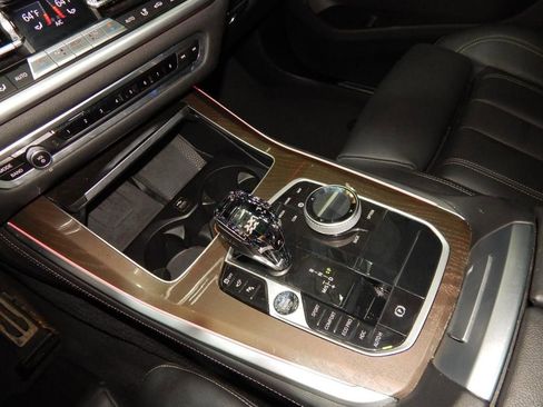 Used 2022 BMW X5 xDrive40i w/ M Sport Package image 21