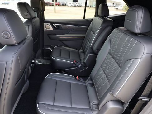 New 2026 Buick Enclave Avenir w/ Super Cruise Package image 13