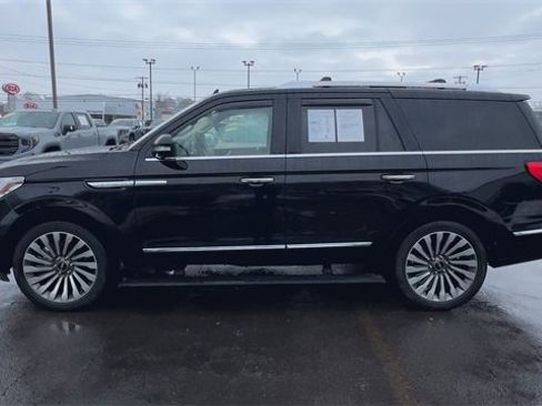 Used 2019 Lincoln Navigator Reserve image 5