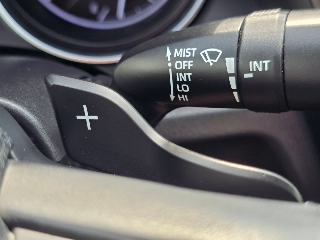 Used 2018 Toyota Camry SE FWD image 30