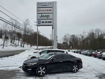 Used 2019 Kia Optima S w/ S Panoramic Sunroof Package