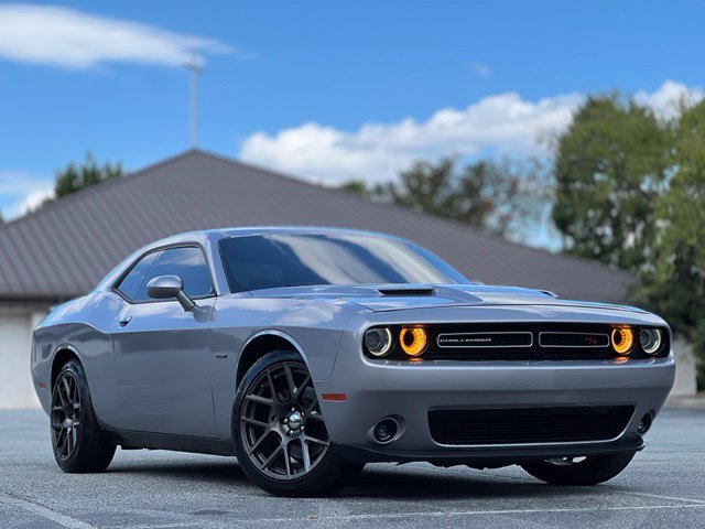 Used 2016 Dodge Challenger R/T Plus RWD image 3