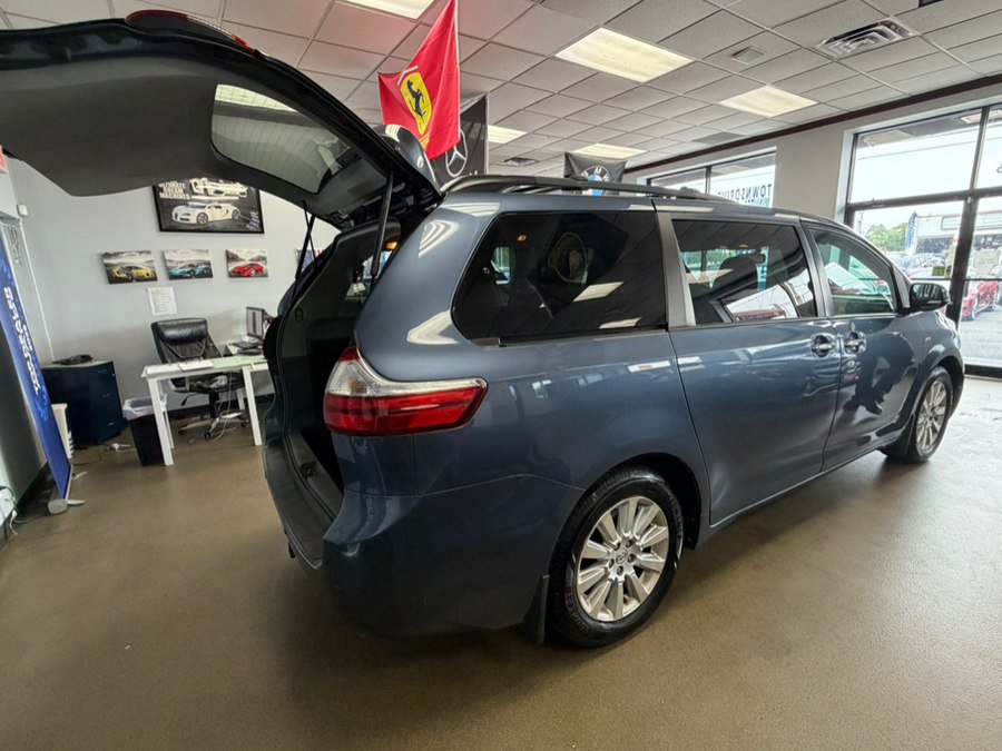 Used 2016 Toyota Sienna XLE w/ XLE Navigation Package AWD/4WD image 12