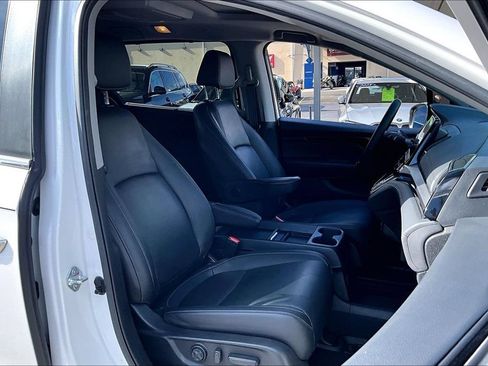 Used 2023 Honda Odyssey Touring image 10
