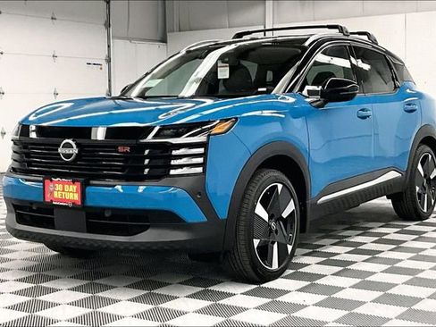 New 2025 Nissan Kicks SR w/ SR Premium Package AWD/4WD image 2