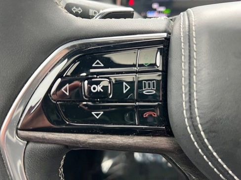 Used 2022 Jeep Grand Cherokee Overland image 15