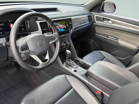 Used 2023 Volkswagen Atlas Cross Sport SE w/ Panoramic Sunroof Package FWD image 32