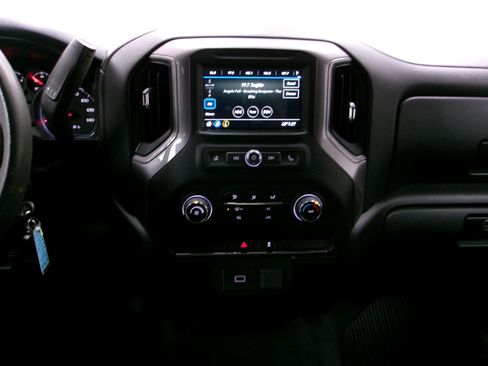 Used 2019 Chevrolet Silverado 1500 Custom w/ Trailering Package AWD/4WD image 10