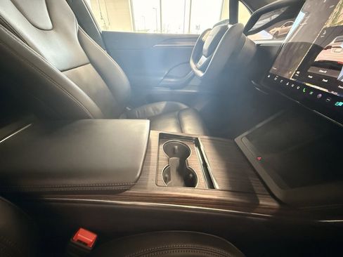 Used 2023 Tesla Model X image 23