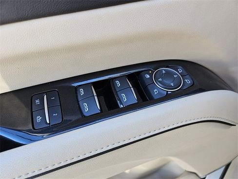 Used 2021 Cadillac Escalade Premium Luxury w/ LPO, Radiant Package image 31