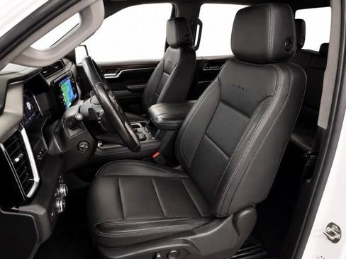 Used 2024 GMC Sierra 1500 Denali w/ Technology Package AWD/4WD image 12
