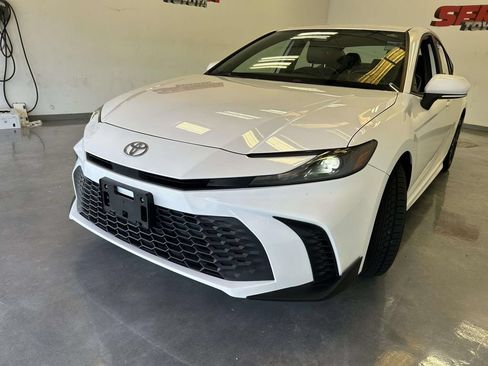 Certified 2025 Toyota Camry SE FWD image 7