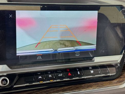 Used 2024 GMC Sierra 1500 Elevation image 12