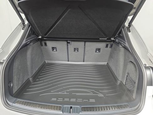 New 2026 Porsche Macan image 25
