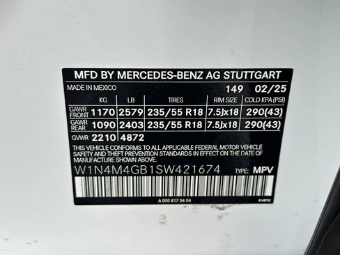 Certified 2025 Mercedes-Benz GLB 250 image 28