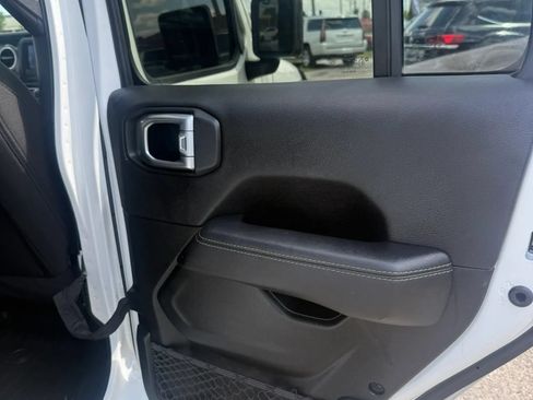 Used 2020 Jeep Wrangler Unlimited Sahara AWD/4WD image 19