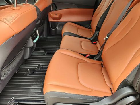 New 2026 Kia Carnival EX FWD image 21