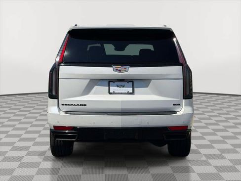 Used 2023 Cadillac Escalade ESV Sport w/ LPO, Illumination Package AWD/4WD image 6