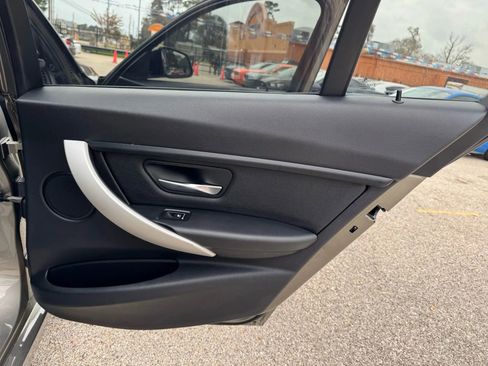 Used 2017 BMW 320i Sedan image 24