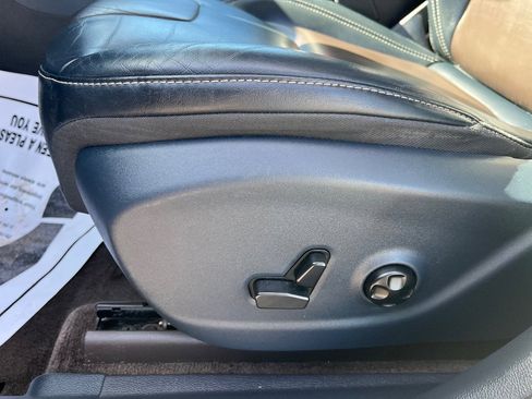 Used 2017 Jeep Cherokee Limited image 25