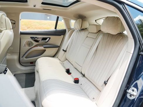 Used 2023 Mercedes-Benz EQS 580 4MATIC Sedan image 47
