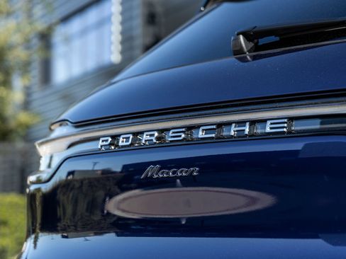 Certified 2026 Porsche Macan AWD/4WD image 15