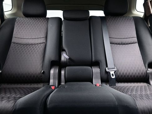Used 2018 Nissan Rogue SV FWD image 16