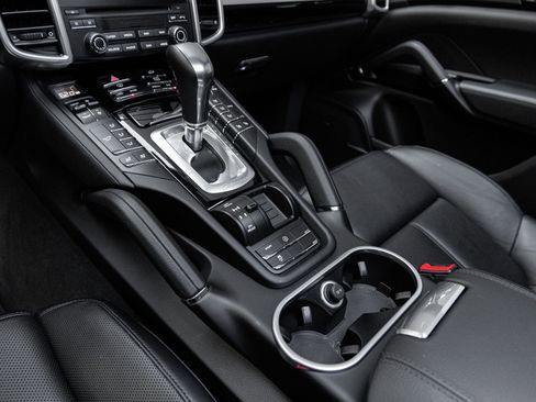 Used 2017 Porsche Cayenne S image 20
