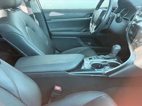Used 2019 Toyota Camry XSE image 14