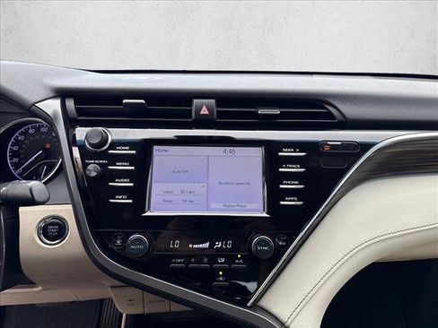 Used 2018 Toyota Camry XLE FWD image 14