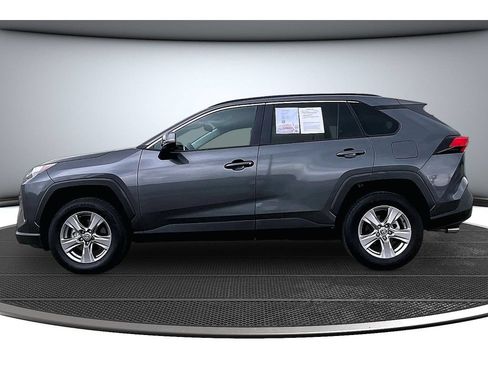 Used 2025 Toyota RAV4 XLE FWD image 17