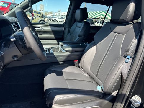New 2026 Jeep Grand Wagoneer Limited AWD/4WD image 10