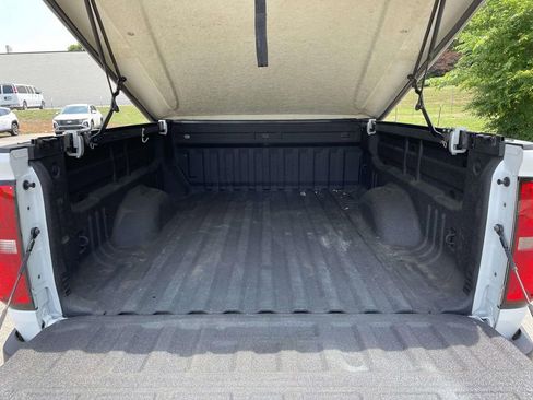 Used 2019 Chevrolet Colorado LT w/ LT Convenience Package RWD image 8