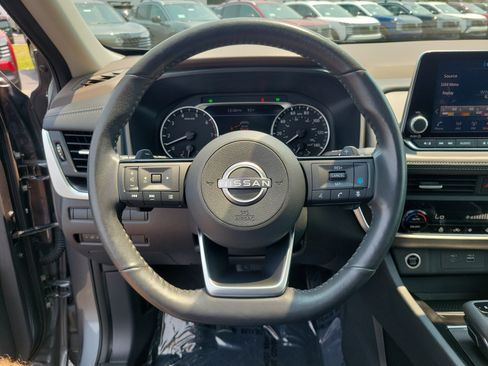 Used 2023 Nissan Rogue SV w/ SV Premium B Package AWD/4WD image 21