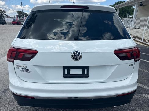 Used 2018 Volkswagen Tiguan SE w/ 18" Alloy Wheels Package image 4