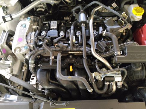 Used 2025 Nissan Sentra SV FWD image 30