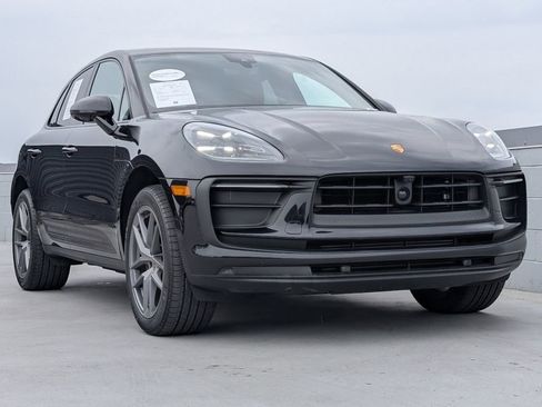 Used 2024 Porsche Macan image 25