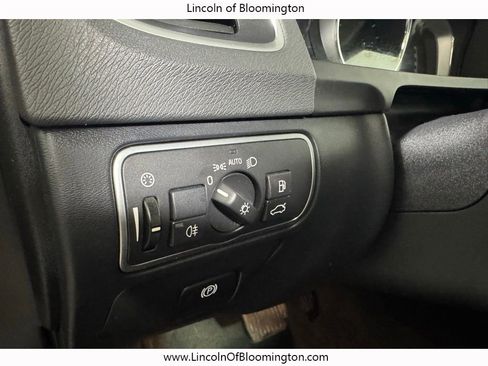 Used 2018 Volvo S60 T5 Inscription w/ Technology Package image 30