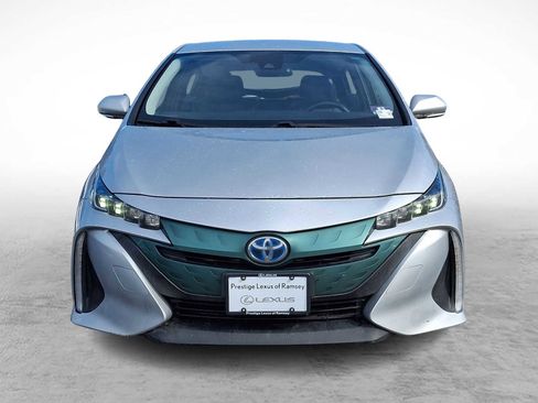 Used 2017 Toyota Prius Prime Premium image 2