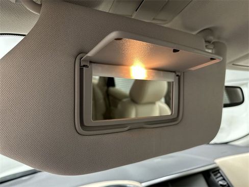 Used 2017 Nissan Pathfinder Platinum image 24