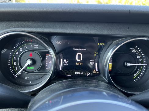 Used 2022 Jeep Wrangler Unlimited Sahara w/ Cold Weather Group image 21