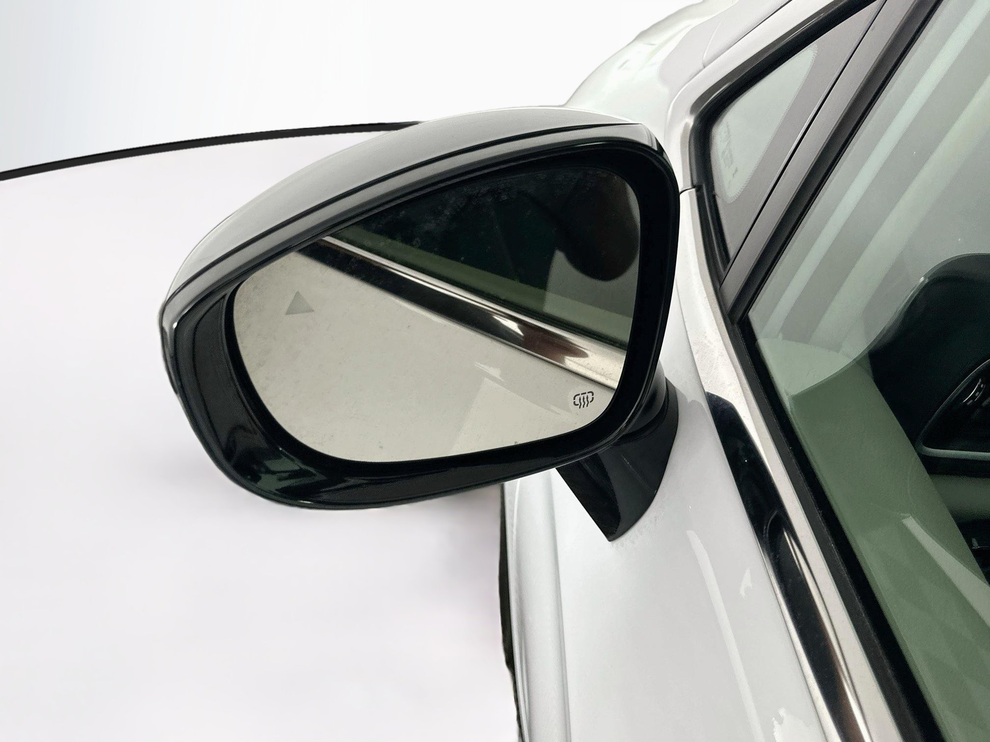 Used 2024 Chrysler Pacifica Touring-L FWD image 16