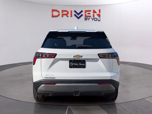 New 2026 Chevrolet Equinox LT w/ LPO, Floor Liner Package image 4