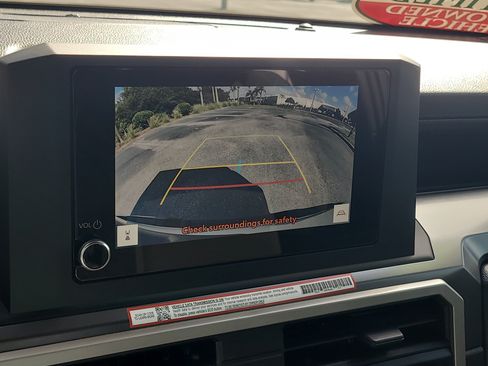 Used 2025 Toyota Tacoma SR5 AWD/4WD image 23