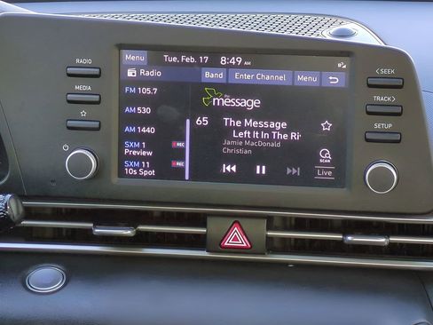 Used 2023 Hyundai Elantra SEL image 16