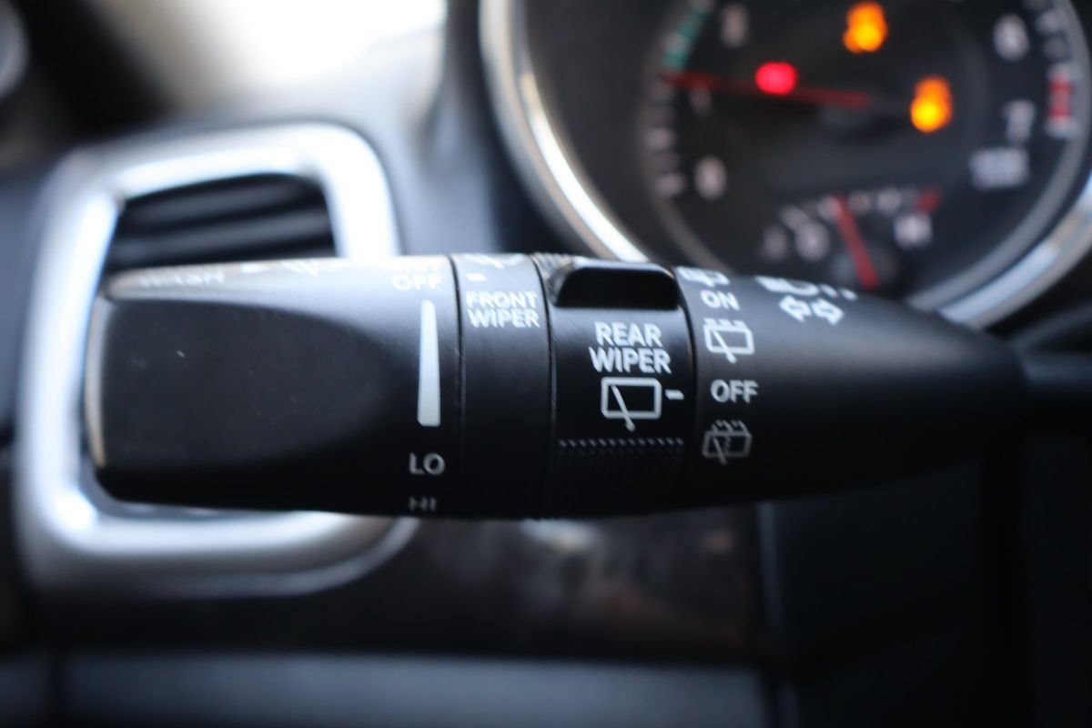 Used 2012 Jeep Grand Cherokee Laredo AWD/4WD image 32
